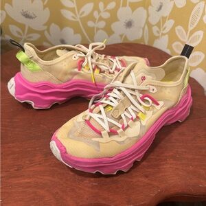 Sorel kinetic breakthru tech lace sneakers